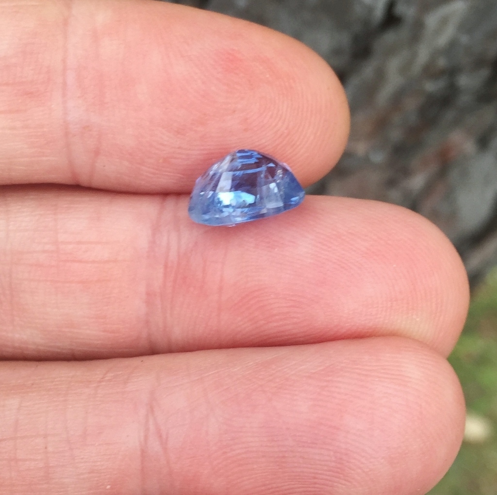 Big and Bright  Natural Ceylon Sapphire 5.28 ct  Litnon.com