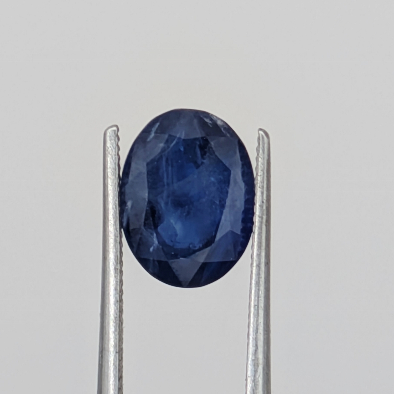 Royal Blue Natural Sapphire Thailand 2.68 Carats Litnon.com