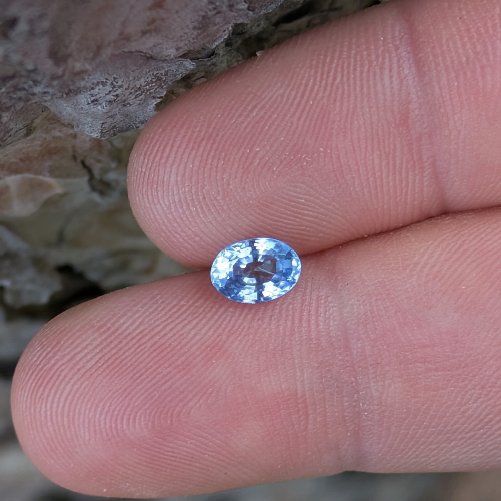 Unheated Natural Light Blue Ceylon Sapphire 1.18 carats  Litnon.com