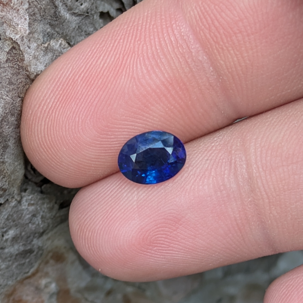 Deep Royal Blue Ceylon Sapphire 1.74 carats  Litnon.com