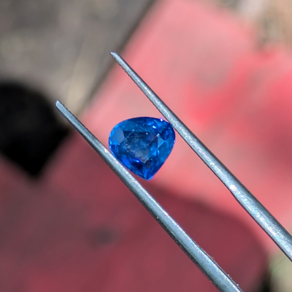 Royal Blue Ceylon Sapphire 1.46 carats  Litnon.com