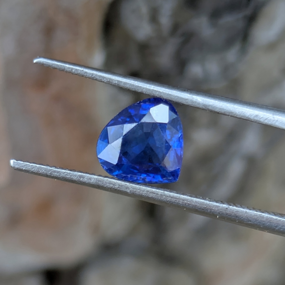 Royal Blue Ceylon Sapphire 1.46 carats  Litnon.com