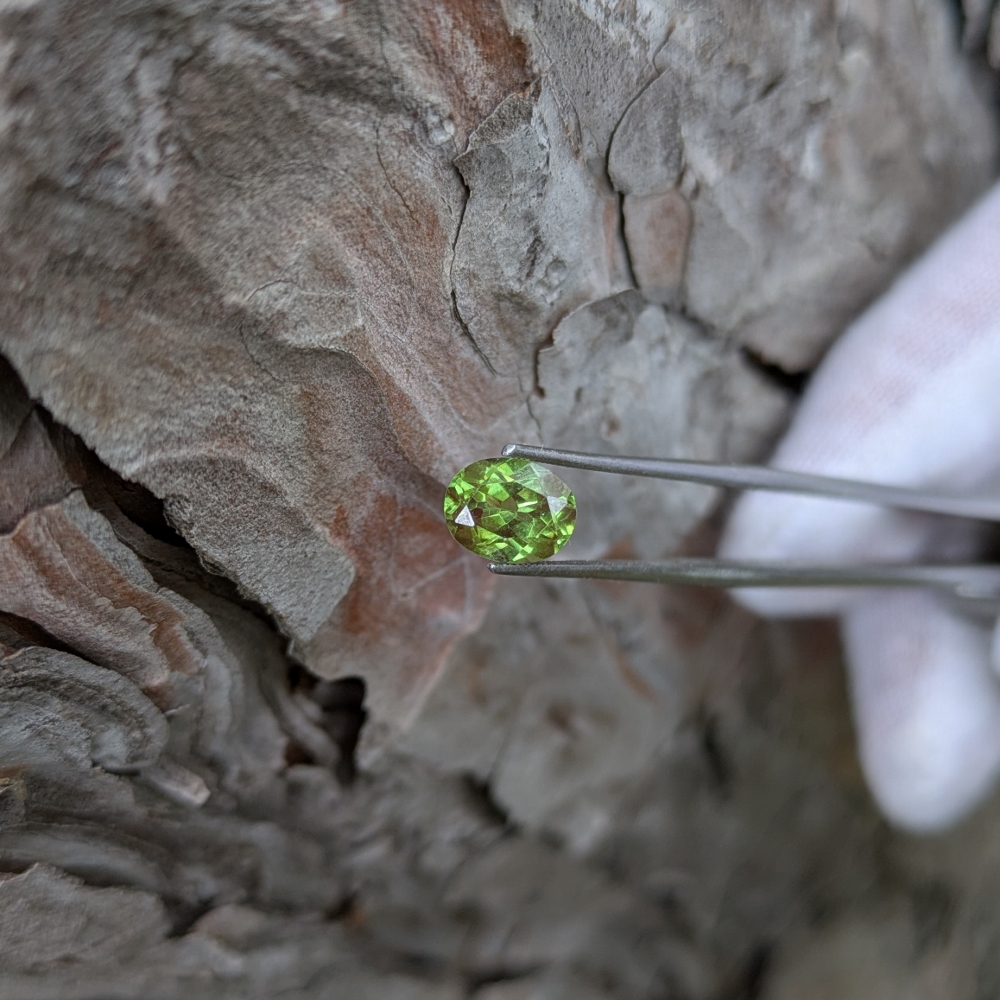 Perfect Green Lab Grown Yttrium Aluminum Garnet YAG 1.86 ct Litnon.com