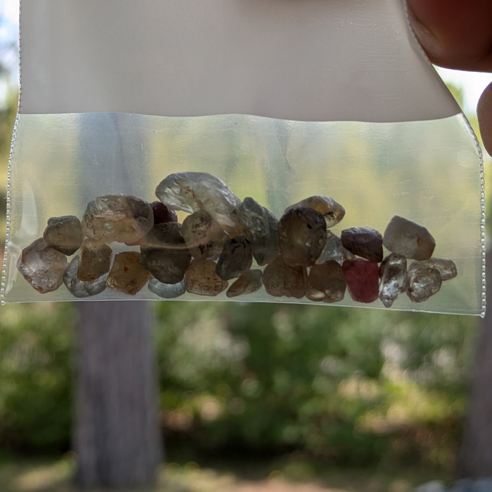Unheated Natural Montana Sapphire Facet Rough 84 Carats Litnon.com