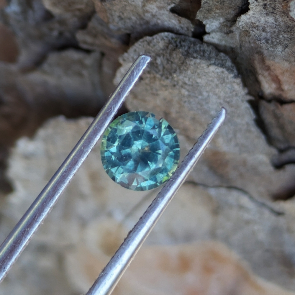 Bright Natural Teal Montana Sapphire  0.79 Carats  Litnon.com