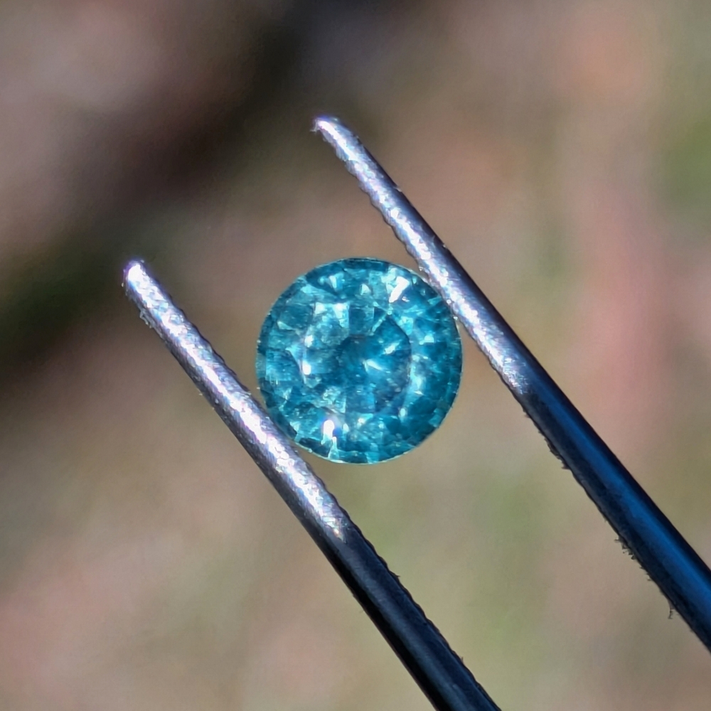 Bright Natural Teal Montana Sapphire  0.79 Carats  Litnon.com