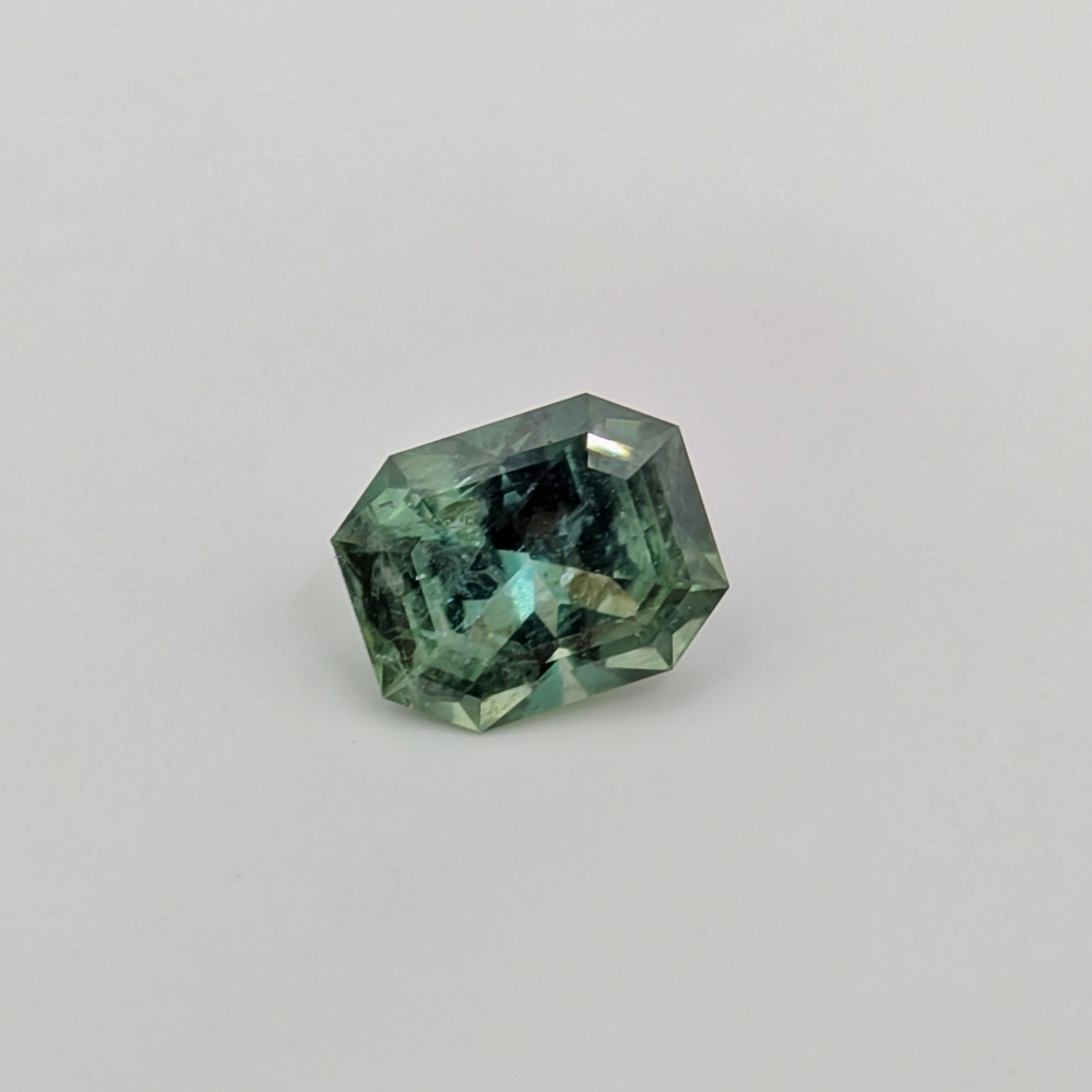Pretty Moody Green to Blue Montana Sapphire 1.89 Carats Litnon.com