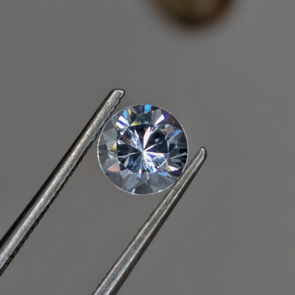 Very Light Blue - White  Montana Sapphire 0.67 Carats Litnon.com