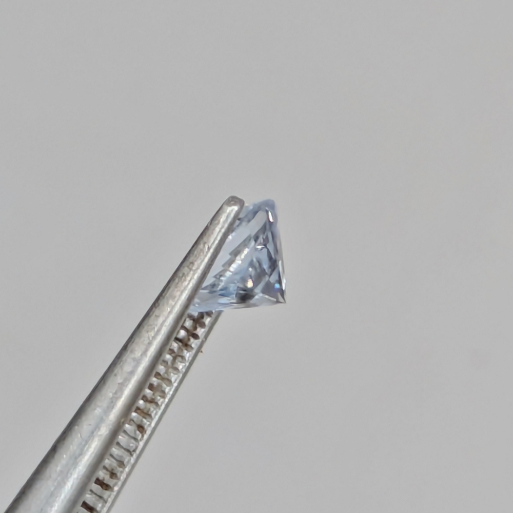 Very Light Blue - White  Montana Sapphire 0.67 Carats Litnon.com