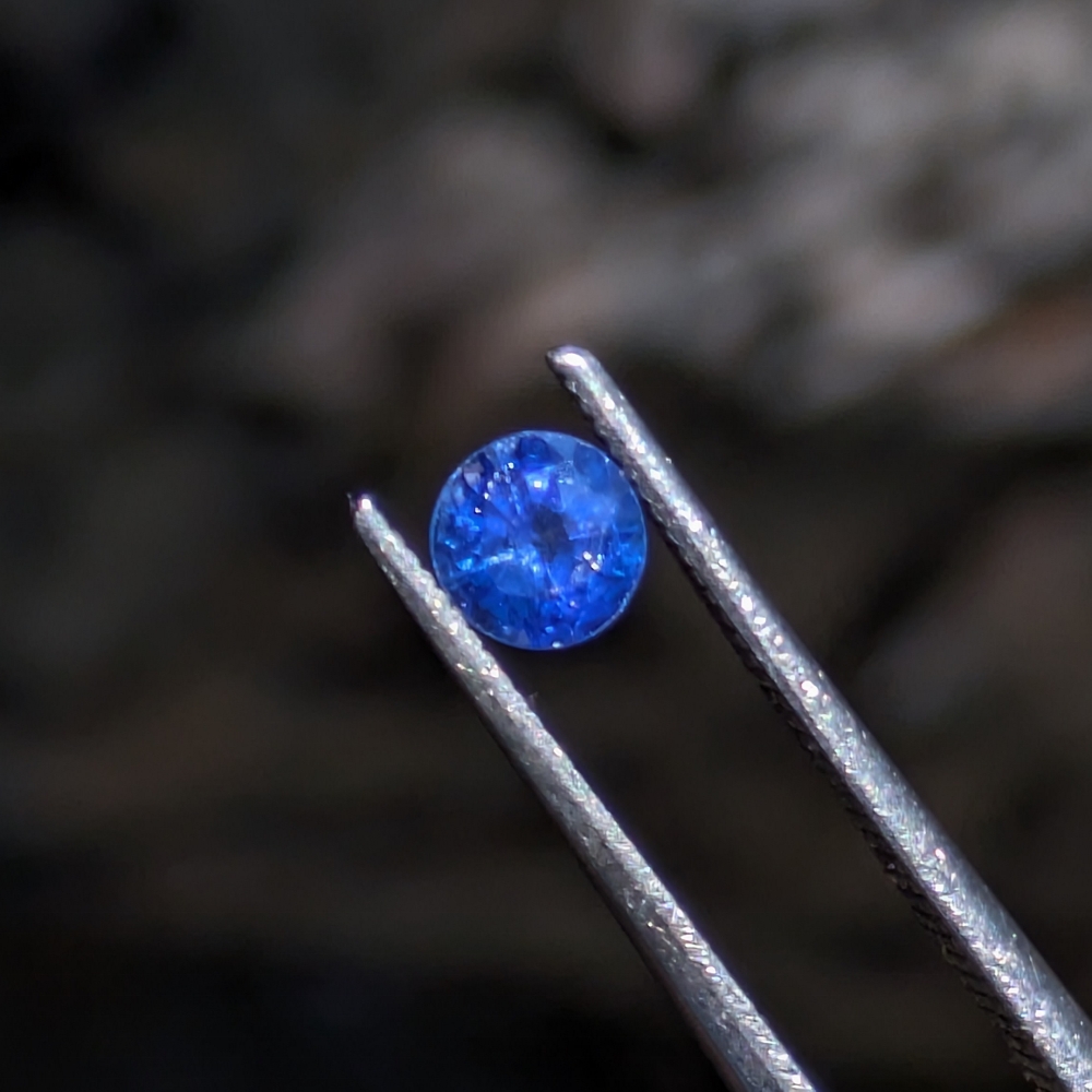 Bright Royal Blue Montana Sapphire 0.39 Carats Litnon.com
