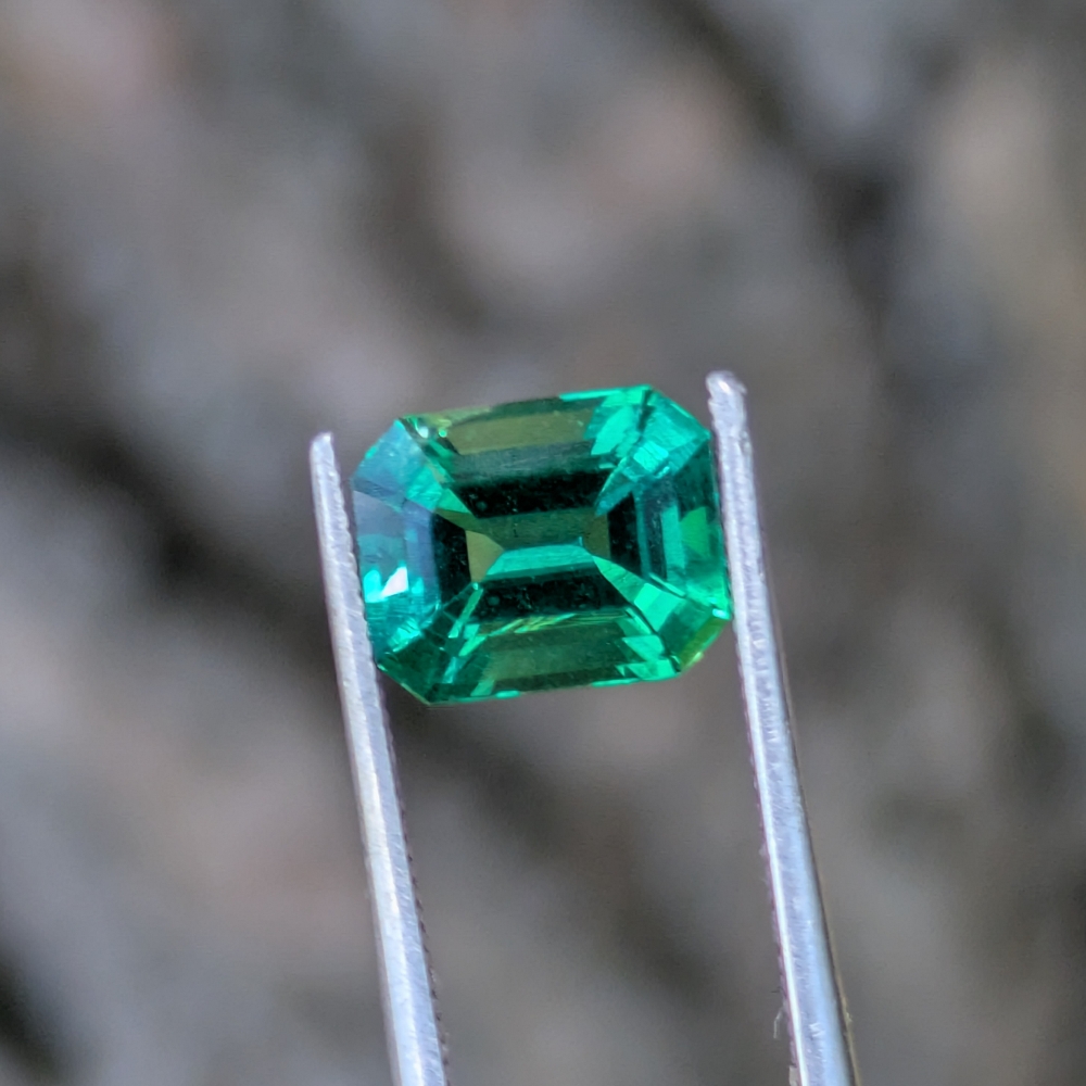 Intense Green Hydrothermal Emerald 1.54 ct Litnon.com