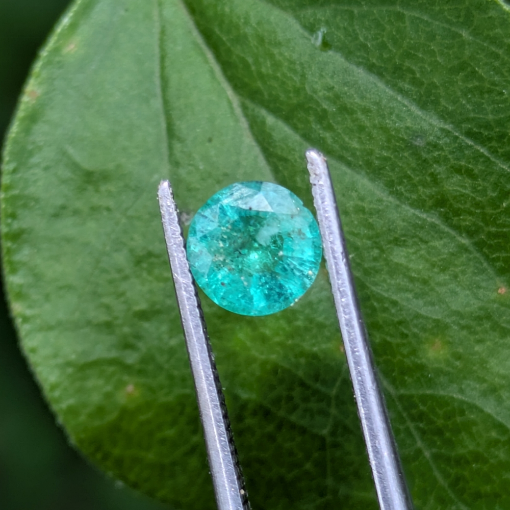 Natural Bright Fine Green Colombian Emerald 0.45 Carats Litnon.com