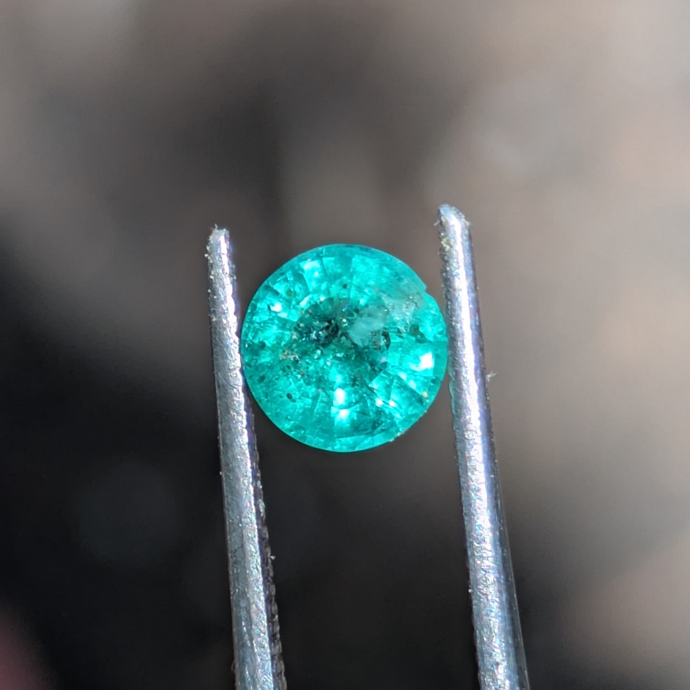 Natural Bright Fine Green Colombian Emerald 0.45 Carats Litnon.com