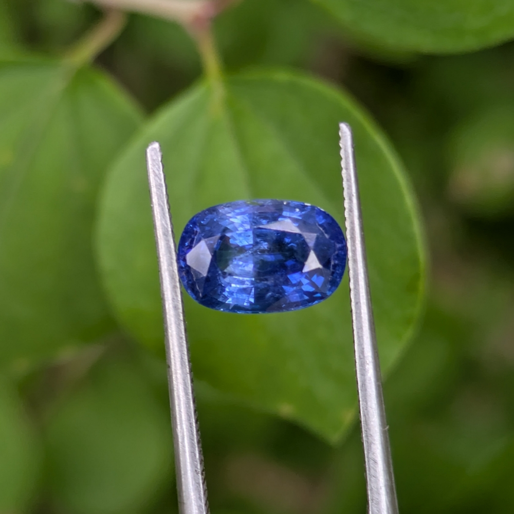 Very Pretty Royal Blue Ceylon Sapphire 1.92 Carats  Litnon.com