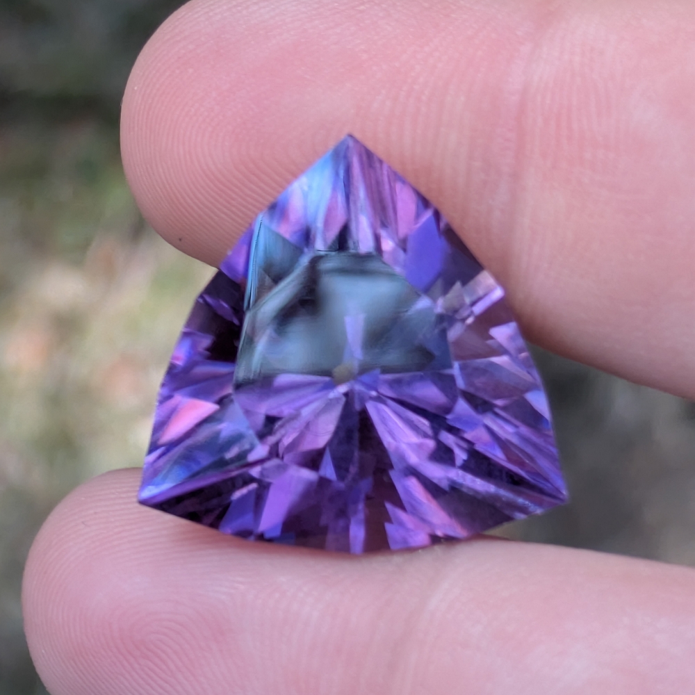 Top Cutting Natural Amethyst Afghanistan 28.32 Carats Litnon.com