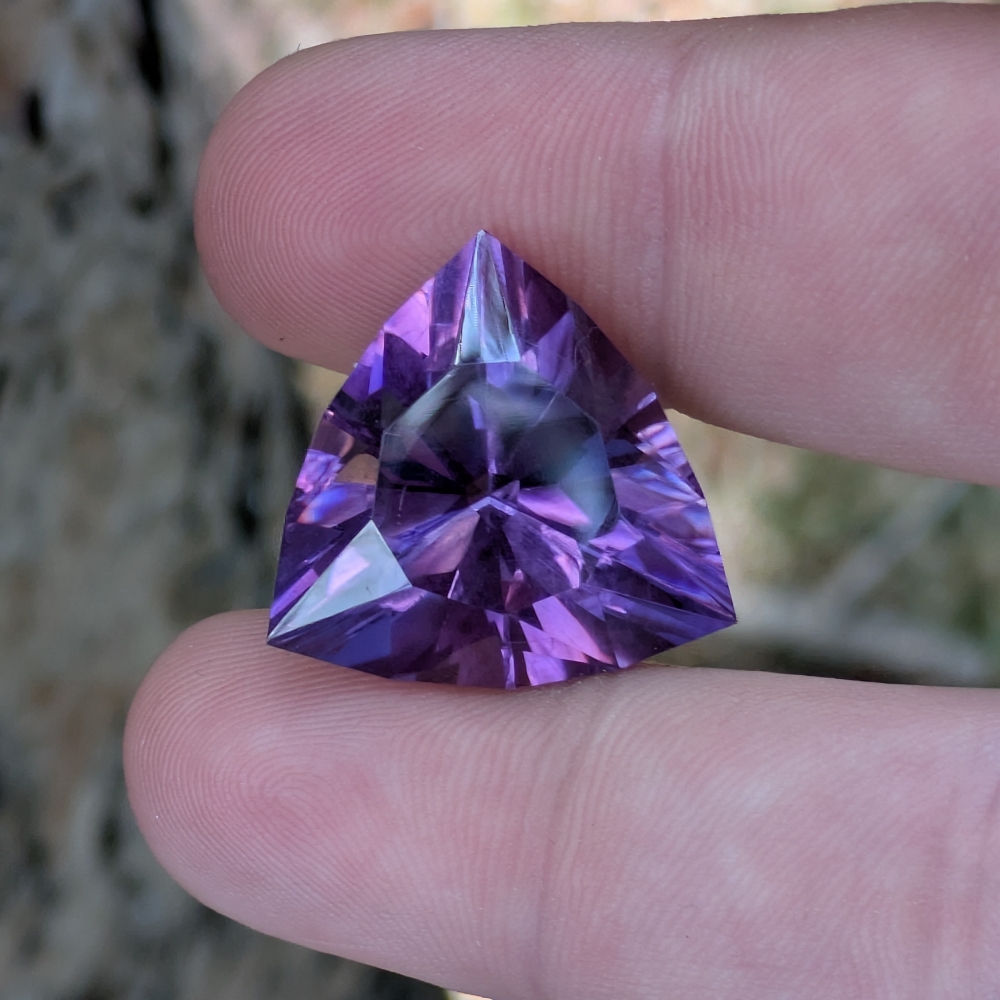 Top Cutting Natural Amethyst Afghanistan 28.32 Carats Litnon.com