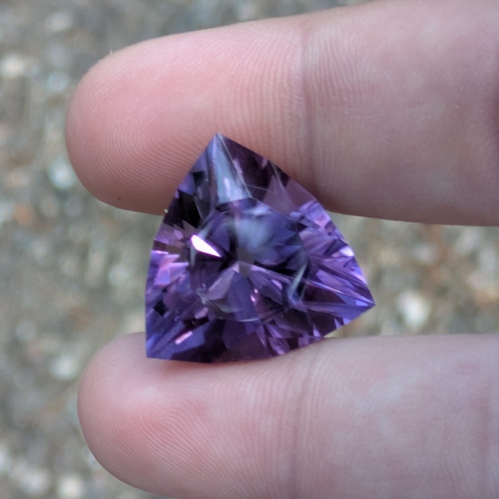 Top Cutting Natural Amethyst Afghanistan 28.32 Carats Litnon.com