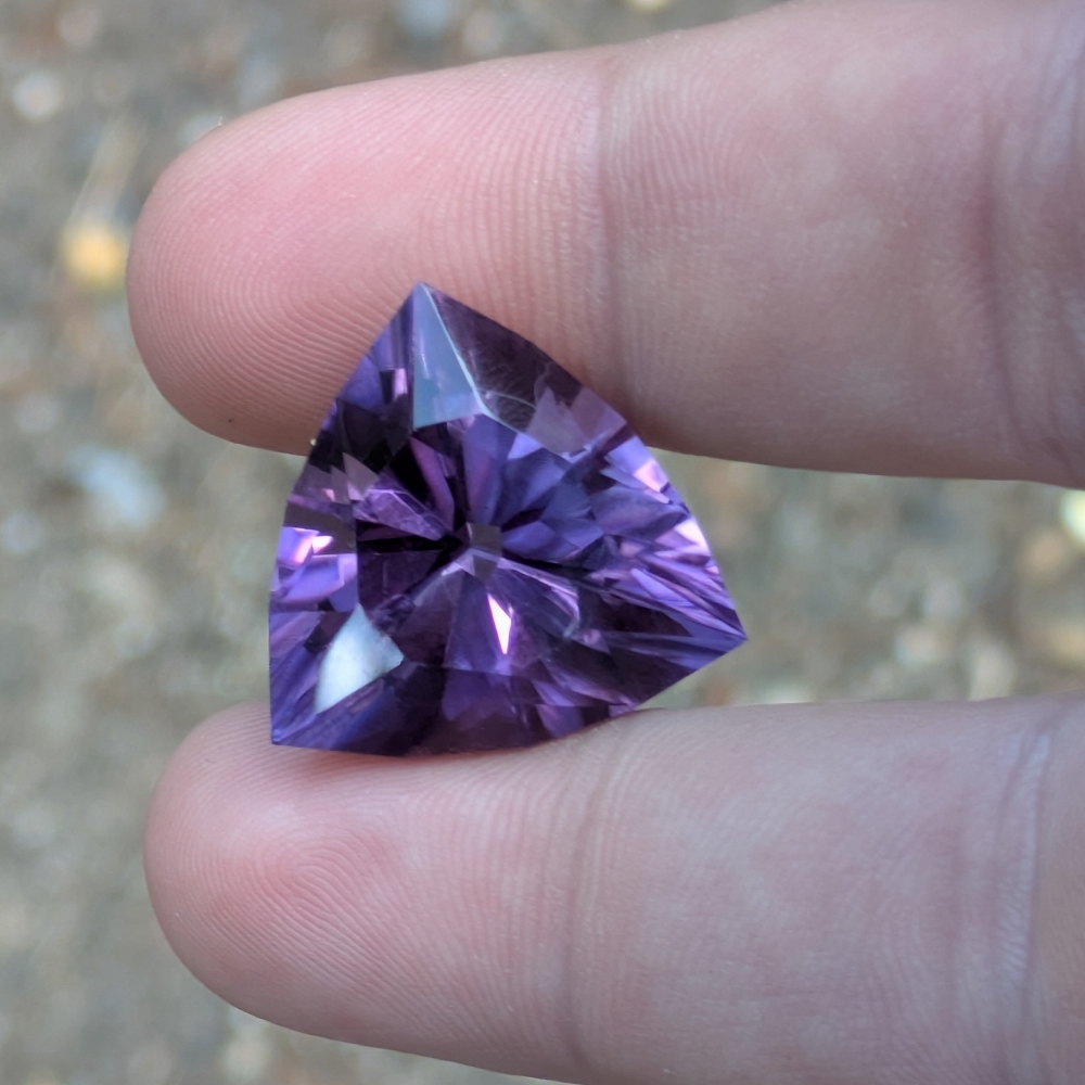 Top Cutting Natural Amethyst Afghanistan 28.32 Carats Litnon.com