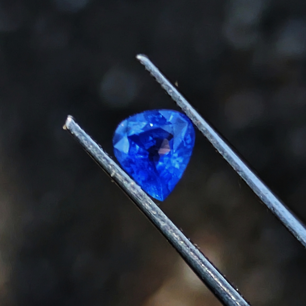 Cornflower Blue Natural Sapphire Ceylon 0.74 Carats Litnon.com