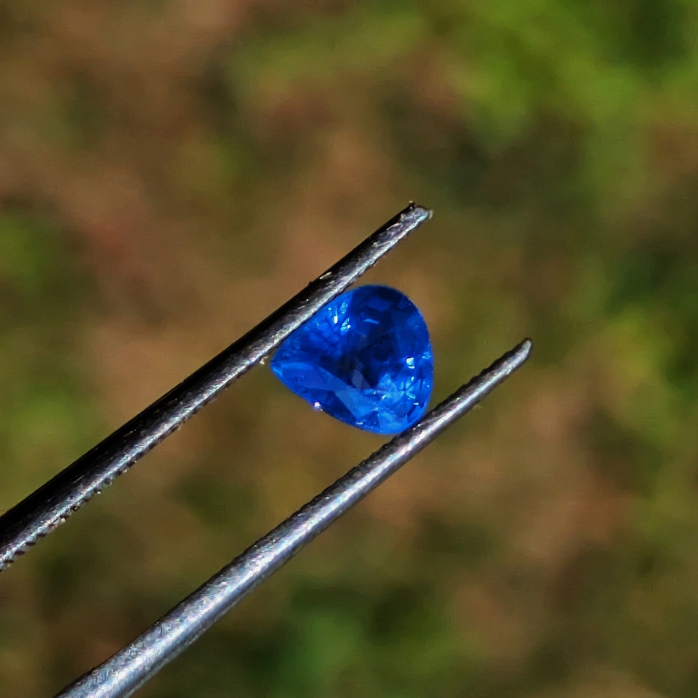 Cornflower Blue Natural Sapphire Ceylon 0.74 Carats Litnon.com
