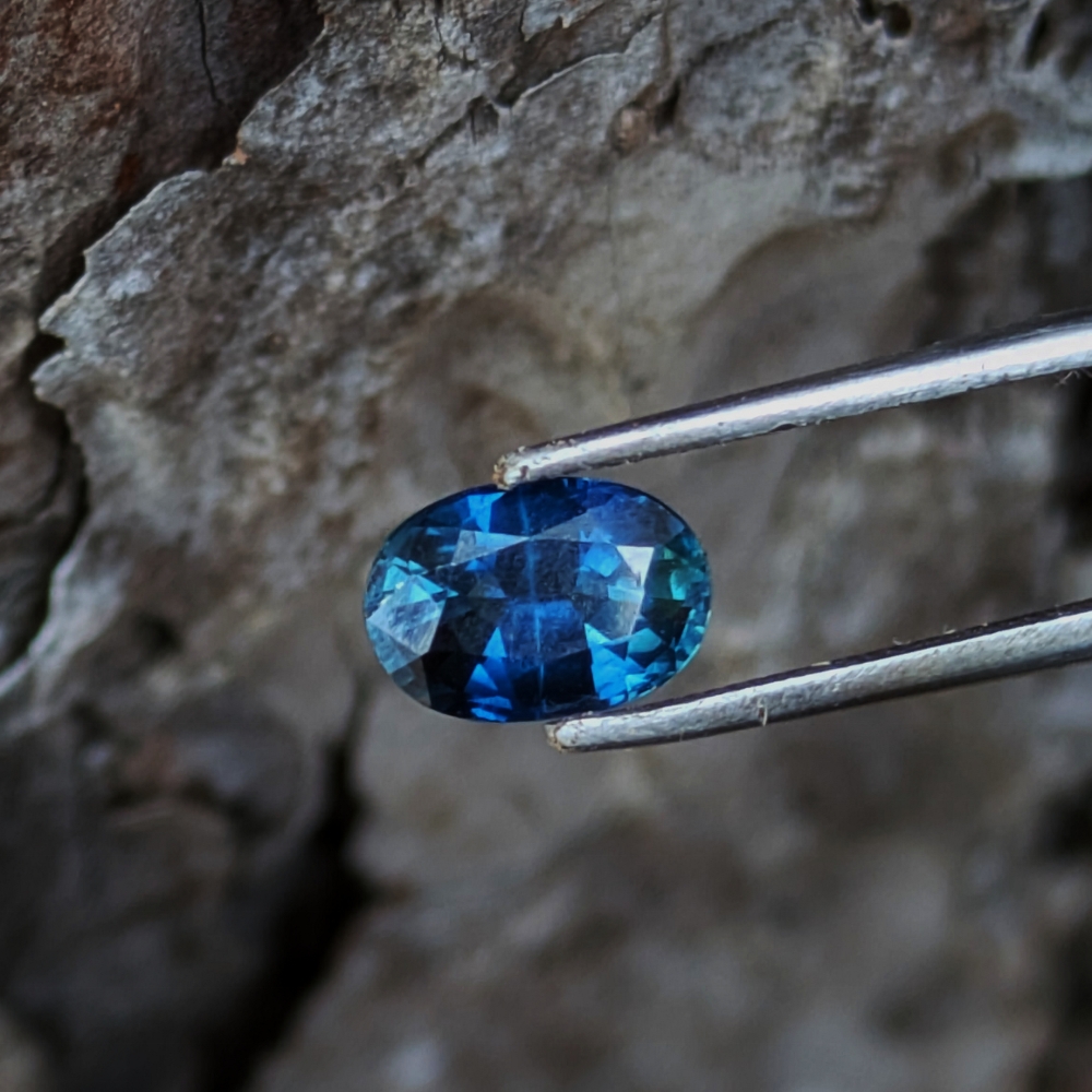 Deep Color Royal Blue Natural Sapphire Thailand 1.51 Carats Litnon.com