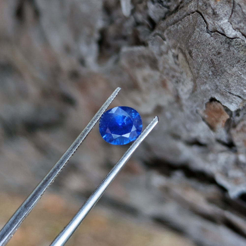 Natural Ceylon Sapphire 0.78 Carats Sri Lanka  Litnon.com
