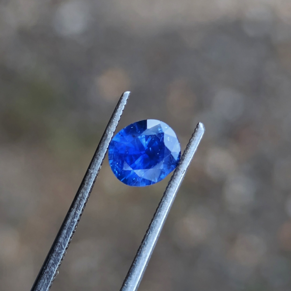 Natural Ceylon Sapphire 0.78 Carats Sri Lanka  Litnon.com