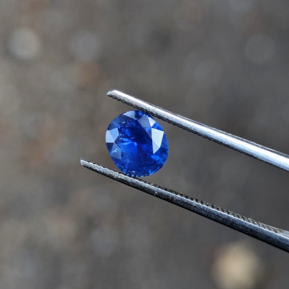 Natural Ceylon Sapphire 0.78 Carats Sri Lanka  Litnon.com