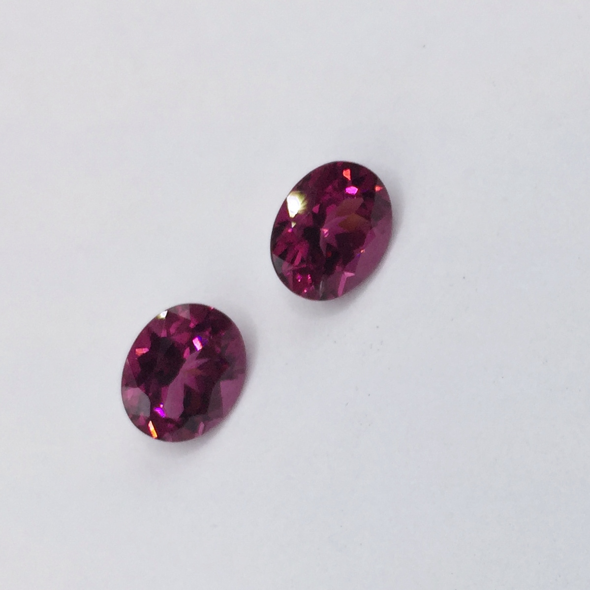 Pretty Ceylon Rose Rhodolite Garnet Pair 4.54 Carats Litnon.com