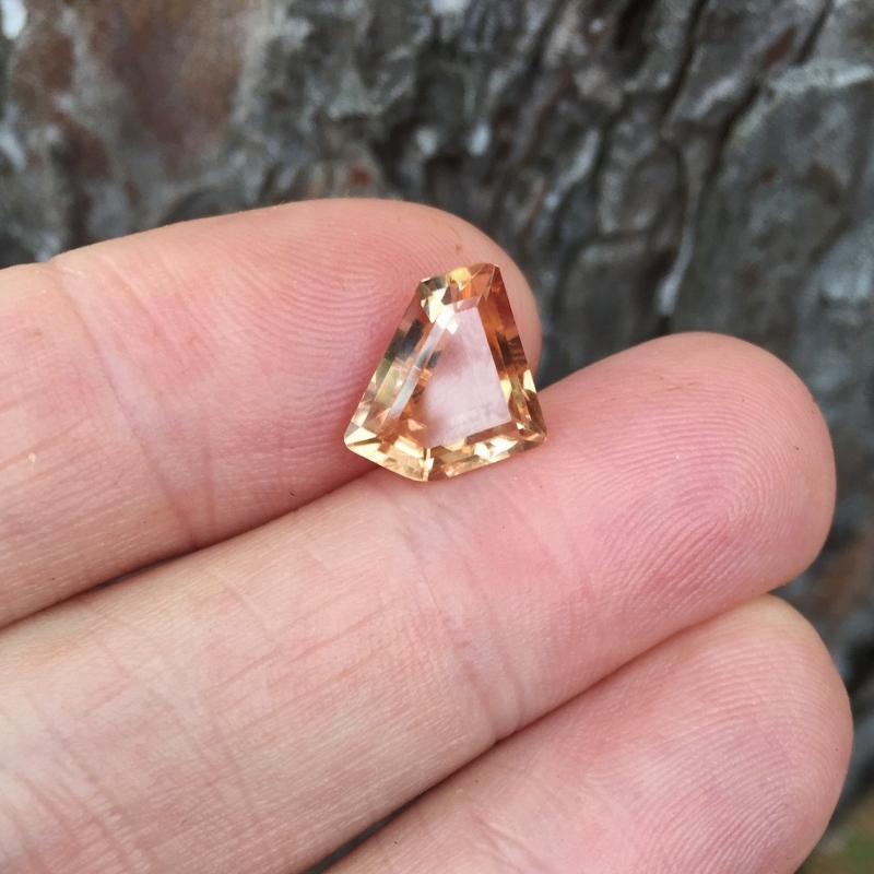  Rare Golden Precious Topaz Russia 4.51 Carats Litnon.com