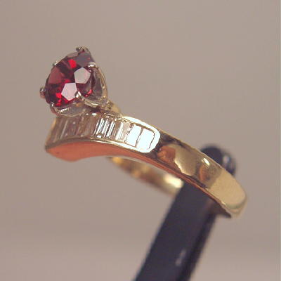 Beautiful Rhodolite Garnet Diamond 18 kt Ring  Litnon.com