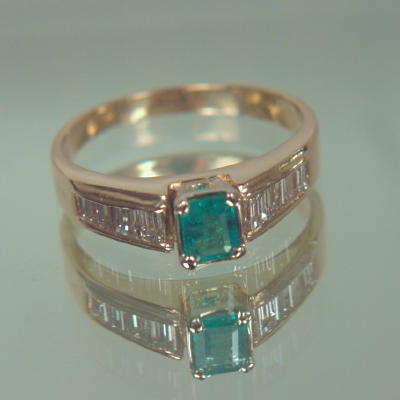 Beautiful Baugette Diamond Emerald Ring 14 kt Ring  Litnon.com