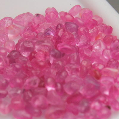 Sweet Pink Sapphire Melee Facet Rough 20.46 ct  Litnon.com