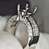 Estate Ladies Heavy 18 kt White Gold and Diamond Semi-Mount 