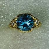 Blue Topaz and Diamond 14 kt Ring 3.50 ct 