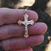 Vintage 14 Karat Gold Crucifix. Excellent Condition 3.2 Grams 
