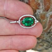 Quality Top Color Colombian Emerald Diamond Pendant 18 kt 