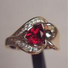 Beautiful Rhodolite Garnet Diamond 14 kt Ring 