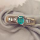 Beautiful Baugette Diamond Emerald Ring 14 kt Ring 